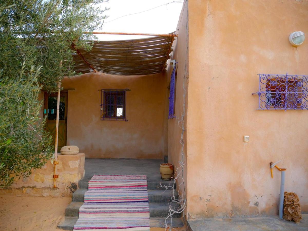 Grand Sud, La Maison De Sable Douz Bagian luar foto