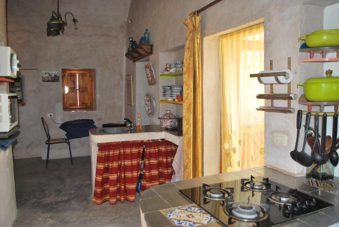 Grand Sud, La Maison De Sable Douz Bagian luar foto