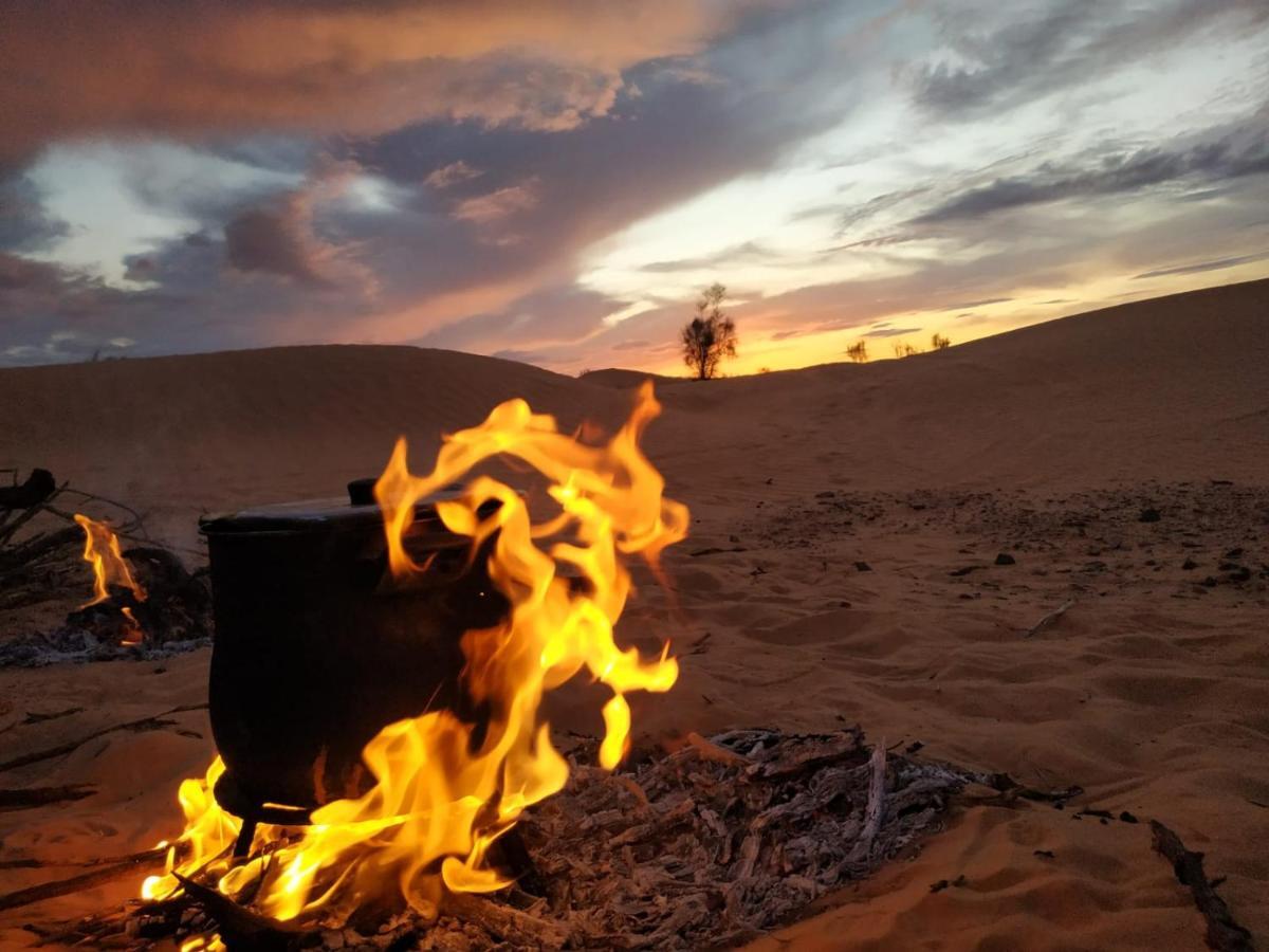 Grand Sud, La Maison De Sable Douz Bagian luar foto
