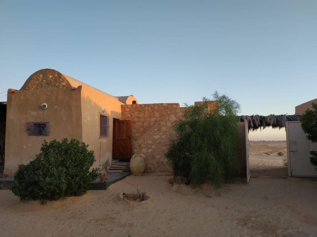 Grand Sud, La Maison De Sable Douz Bagian luar foto