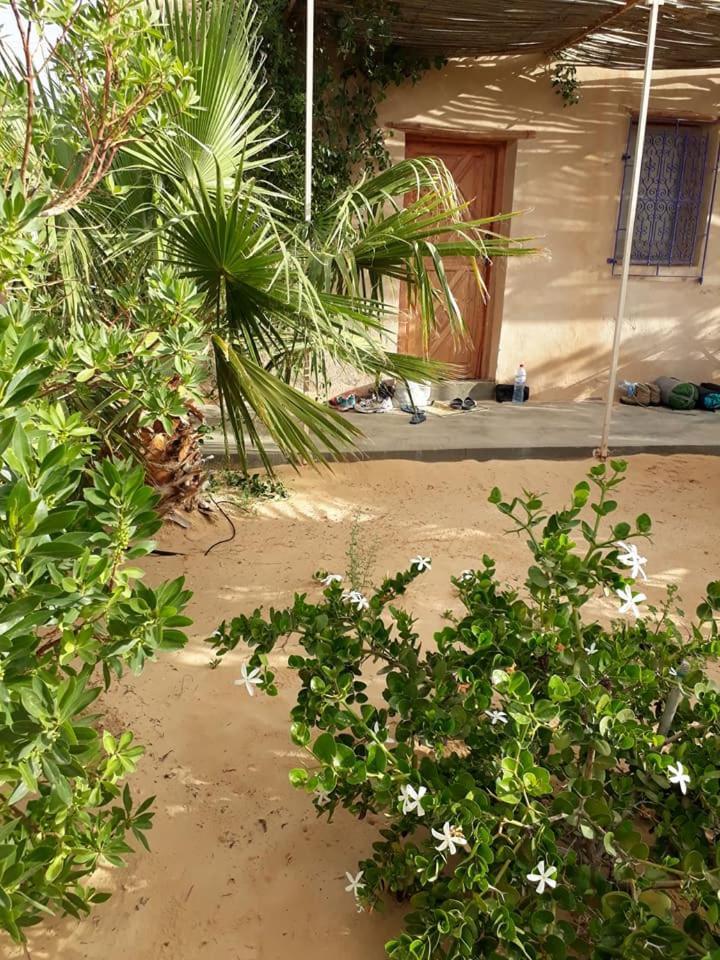 Grand Sud, La Maison De Sable Douz Bagian luar foto